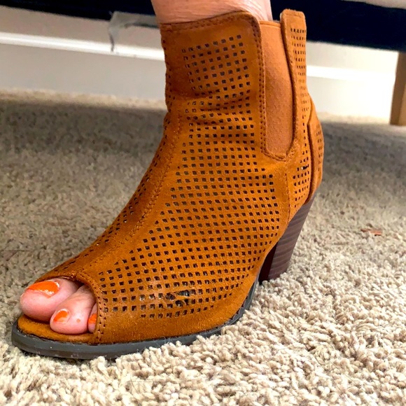 Open Toe boots - Picture 3 of 3